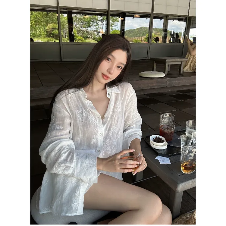 施薇靓 安普顿花园  重工暗纹提花苎麻刺绣衬衫短裤时尚套装女