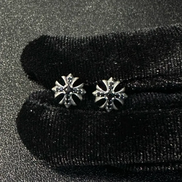 钛钢锆石耳饰 K家克罗耳钉复古做旧十字花黑满钻精工轻奢耳骨钉女