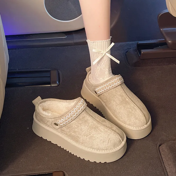 雪地靴女鞋冬季加绒加厚保暖2025新款时尚百搭毛毛鞋包头半拖棉鞋