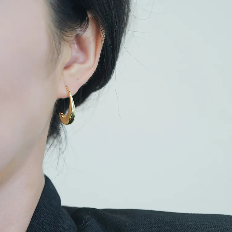 金色水滴耳环女新款独特耳钉轻奢高级感极简金属气质