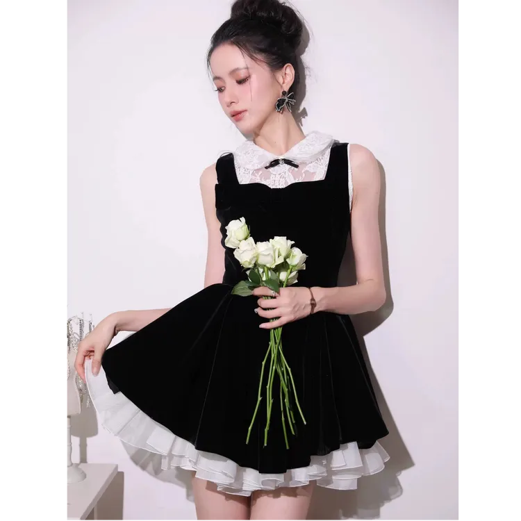 赵露思同款2025秋新款法式娃娃领蕾丝衫上衣丝绒收腰小黑裙两件套