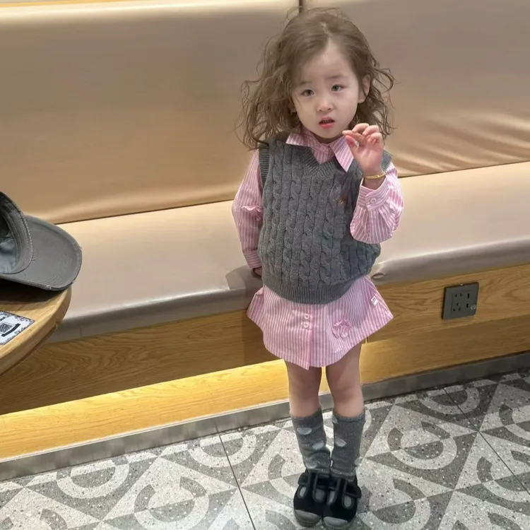 小惜亦2025春季新款韩版女童粉色条纹翻领衬衫灰色马甲洋气套装