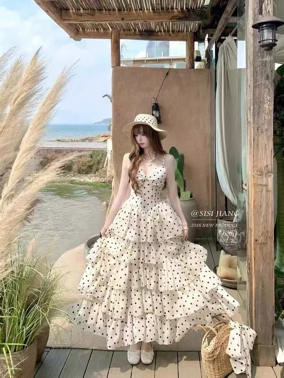 【运补6-8】“罗马假日”法式度假温柔波点收腰显瘦时尚吊带连衣裙