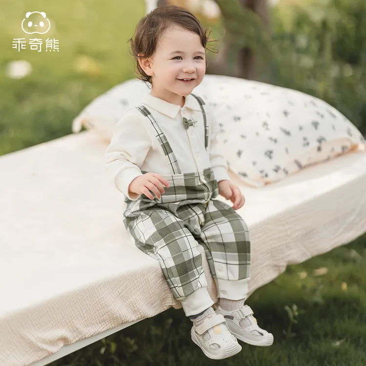 男宝宝纯棉抓绒连体哈衣春秋冬季婴幼儿爬服外穿保暖假两件周岁礼