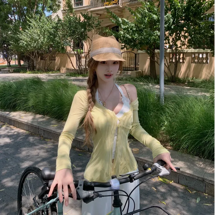 韩系v领长袖针织开衫女秋设计感纯欲内搭挂脖吊带背心上衣两件套