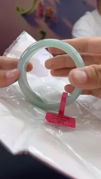 翡翠手镯未镶嵌翡翠手镯