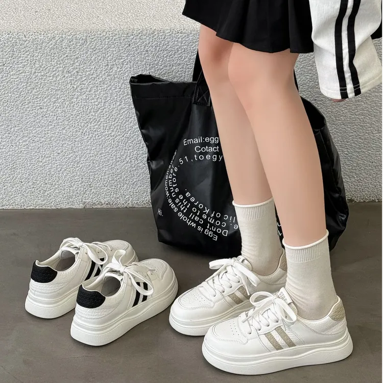 2025新款大码女鞋40一43秋季时尚拼色休闲鞋百搭平底系带小白鞋