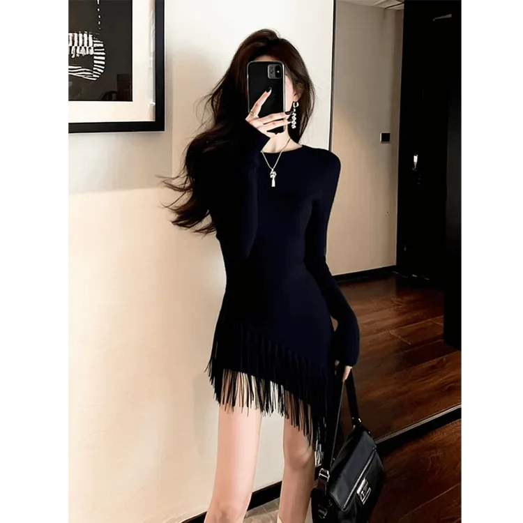 INS CEC法式特别漂亮掐腰黑色流苏边针织连衣裙冬天配大衣的裙子