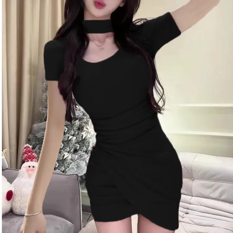 夏季新款挂脖方领短袖连衣裙纯欲辣妹风显瘦包臀裙通勤约会穿搭女
