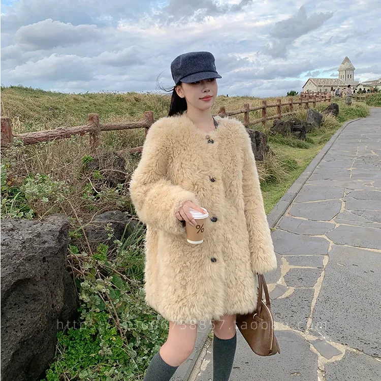 豪吉皮草托斯卡纳卷毛羊皮毛一体外套女圆领中长款皮草大衣63087