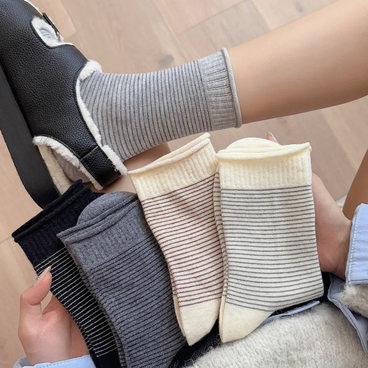 袜子女条纹羊毛袜子女黑白中筒袜ins外穿秋冬加厚袜子日系堆堆袜