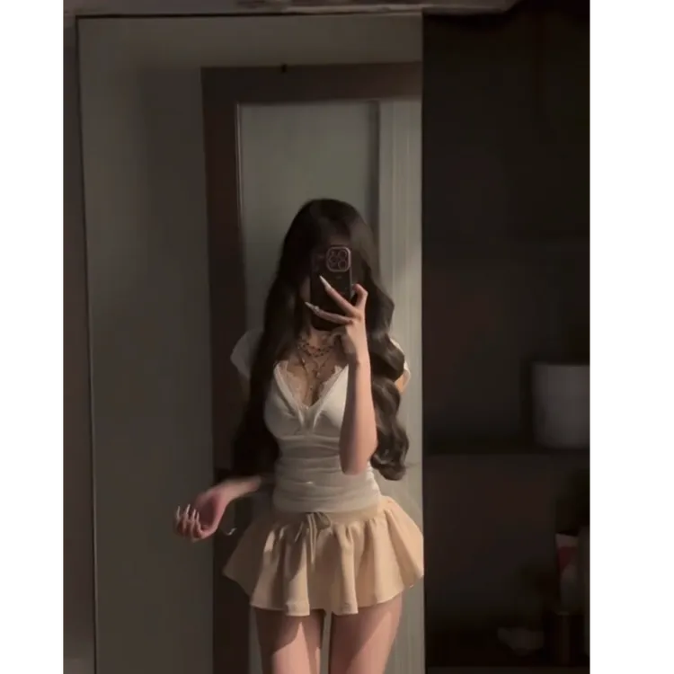 纯欲辣妹风修身显瘦白色蕾丝上衣女杏色蓬蓬裙裤两件套装女夏季