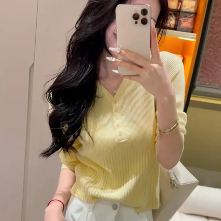 【现货】新品秋冬季V领纽扣小衫女上衣韩版百搭时尚慵懒风上衣F6-82