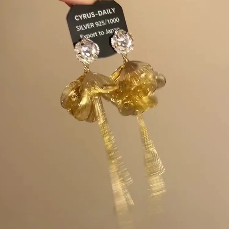 铜合金耳饰 超仙金色镂空花瓣流苏耳钉精致轻奢高级感时尚显脸小