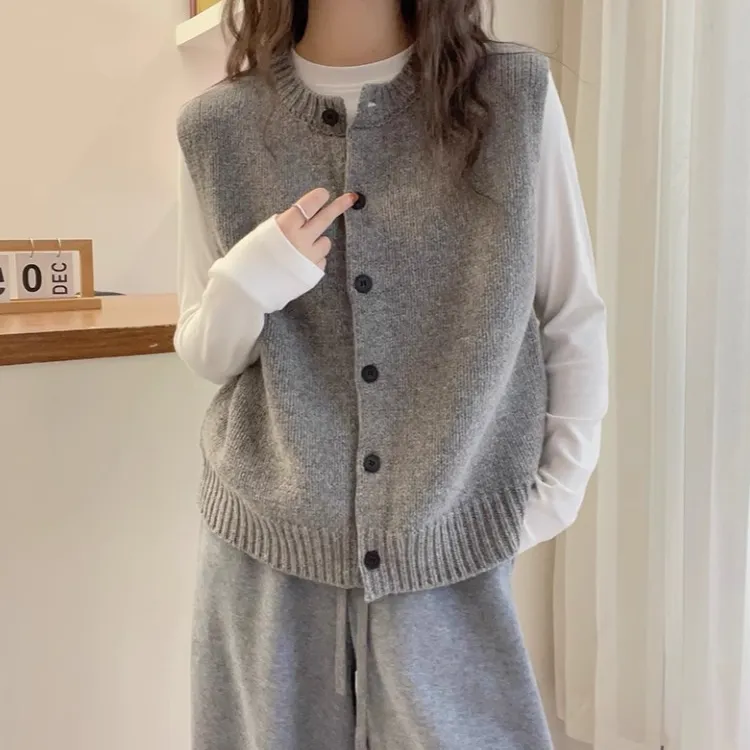 高级感灰色圆领针织开衫马甲女春秋季复古毛衣背心无袖外搭上衣春
