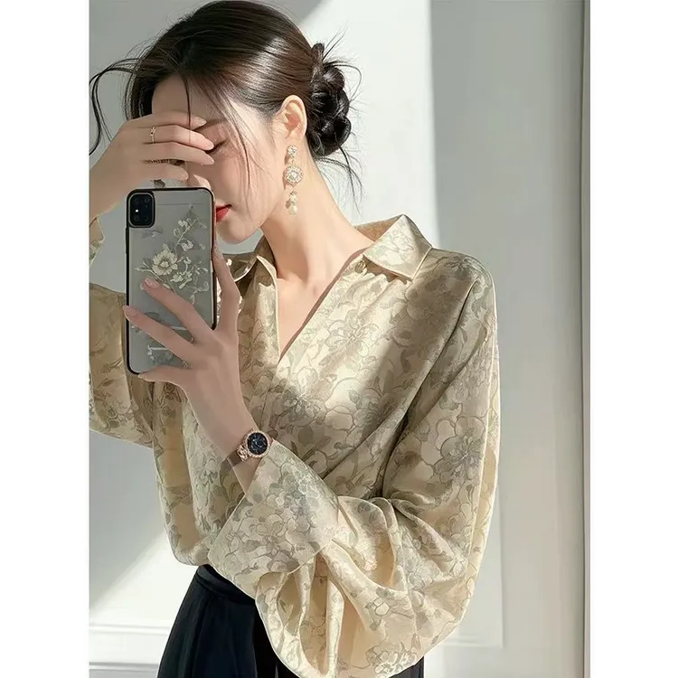 浅色印花衬衫2025春装新款轻奢高级感仙气飘飘法式浪漫小上衣女