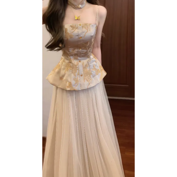 【绣罗花满衣】新中式刺绣招财金吊带上衣&网纱半身裙国风套装&9490