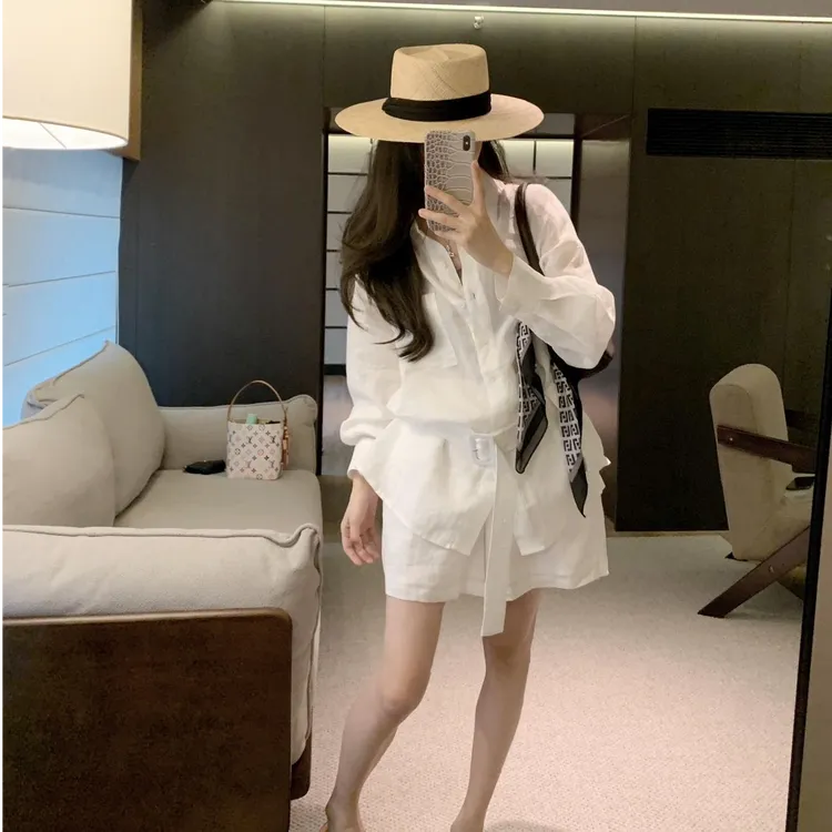 辣妹外穿长袖衬衫设计感休闲百搭性感短裤秋季时尚套气质显瘦洋气