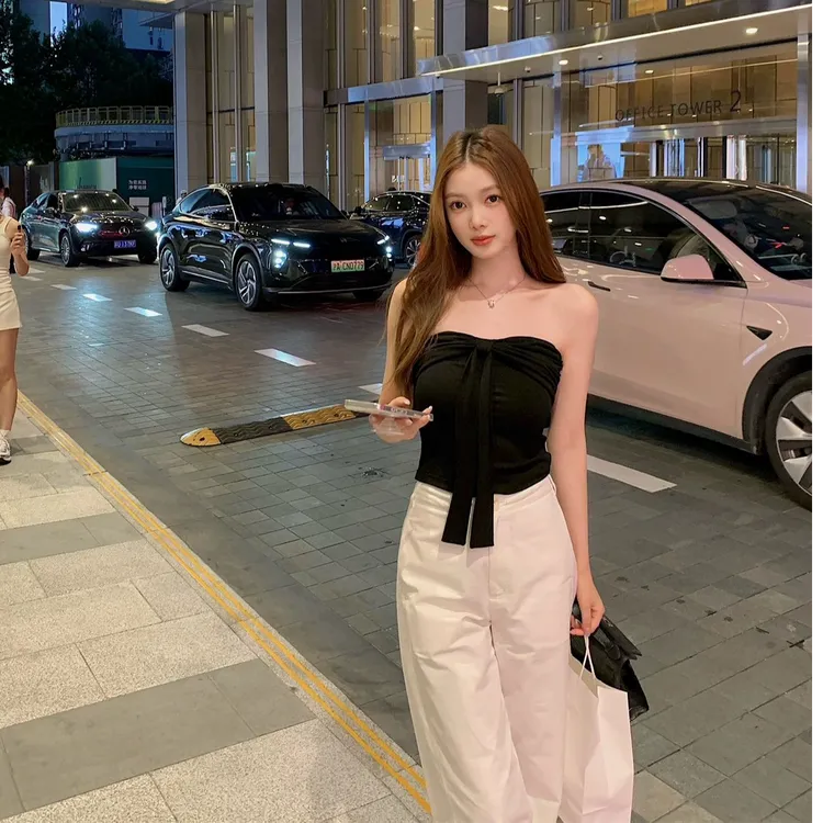 2025夏季新款时尚套装气质显瘦抹胸上衣设计感洋气休闲百搭长裤女