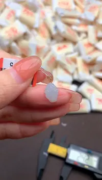 翡翠挂件18K金镶嵌一