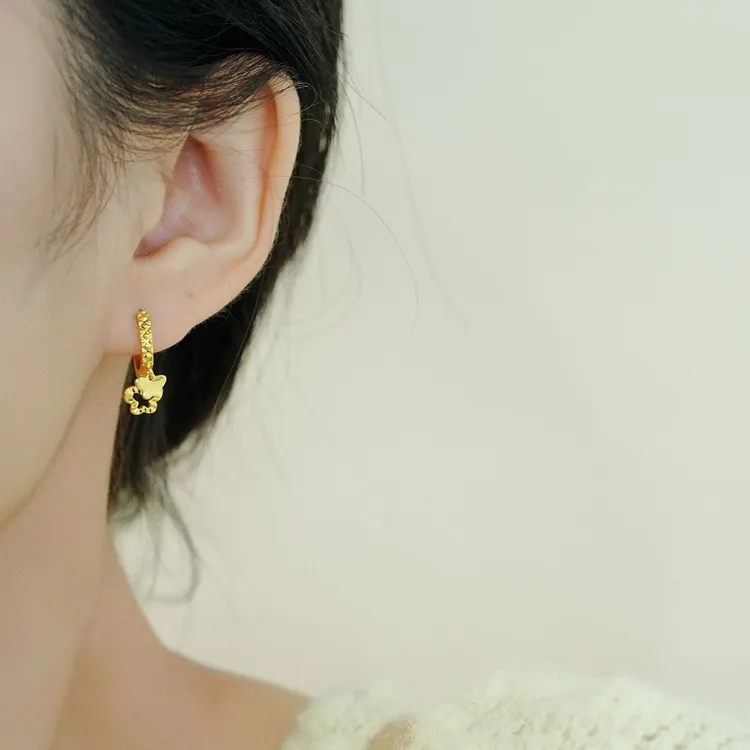 金色蝴蝶镂空耳扣女新款高级感耳环轻奢小众设计百搭