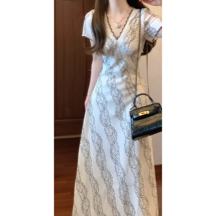 【沉香黑玫瑰】夏季千金风米杏色弹力V领连衣裙女人气质长裙9411