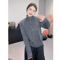 别致立领 彩虹多扣秋冬极简针织衫