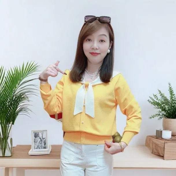 2025秋季新款时尚百搭显瘦妈妈装气质上衣女早春洋气薄款针织衫