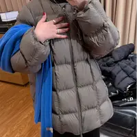 13664余小鱼【陪你过冬】两色圆领时尚冬季中长款方块羽绒服女装