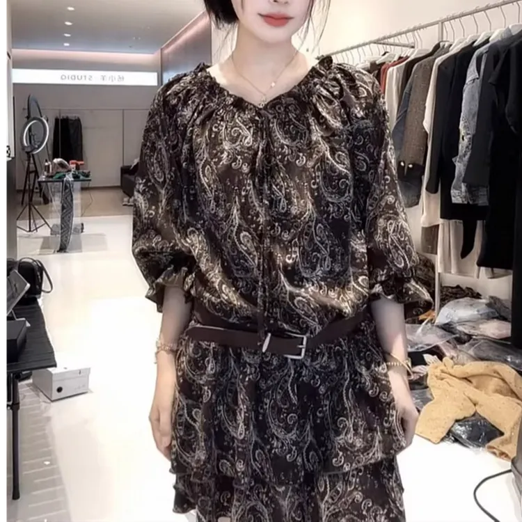 2025秋季新款收腰宽松减龄高品质时尚气质显瘦氛围感碎花连衣裙女