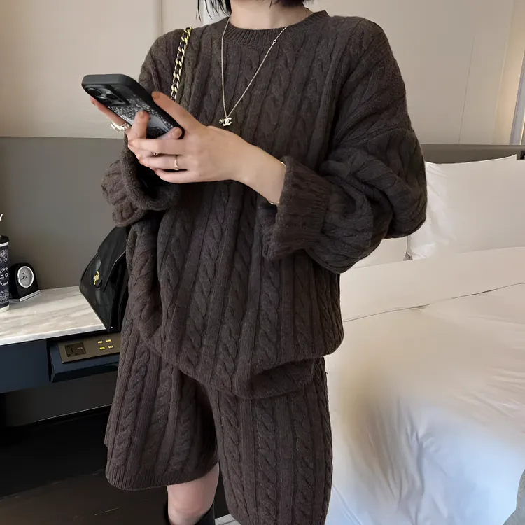 配腰带复古麻花圆领毛衣配短裤两件套女秋冬新款松弛感针织两件套