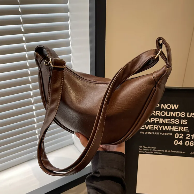 佐猫包包女斜挎包2025新款秋冬款大容量小众高级感复古单肩饺子包