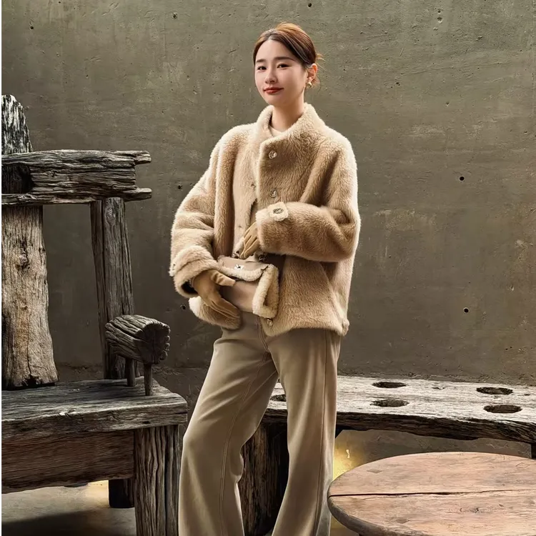 HELA AOMI "暖调摩卡"绵羊毛100%慵懒风宽松小金扣皮草CY5DC29450