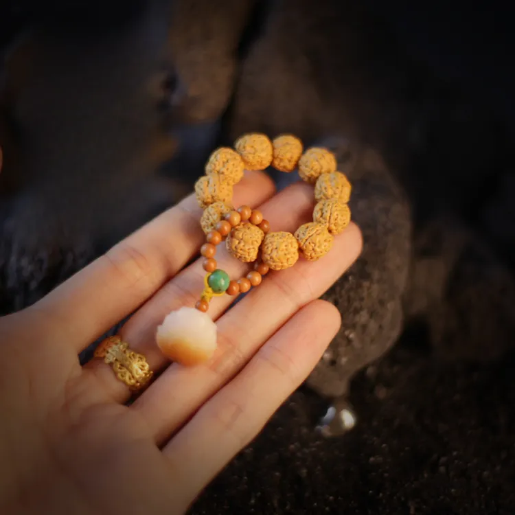 天然菩提小金刚手捻莲花绕指柔文玩橄榄核尖跑环招财纳福保平安