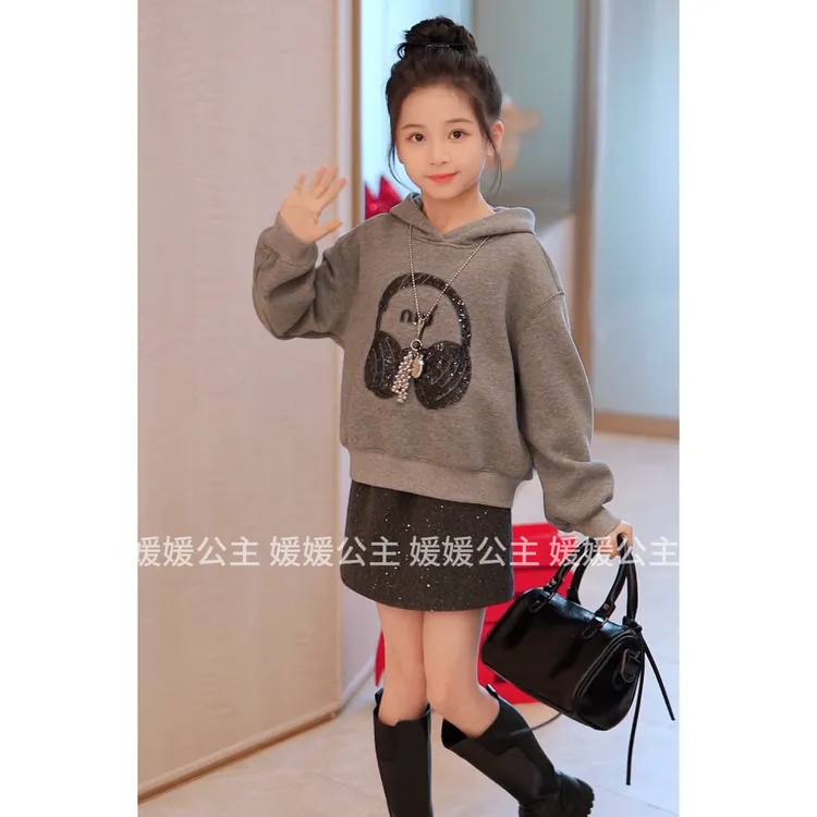 媛媛公主2025冬女洋气百搭加绒连帽卫衣15403T262