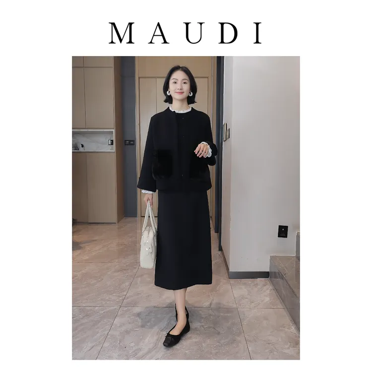 MAUDI北国雪夜秋冬新款小众设计毛绒口袋法式针织短外套女8214