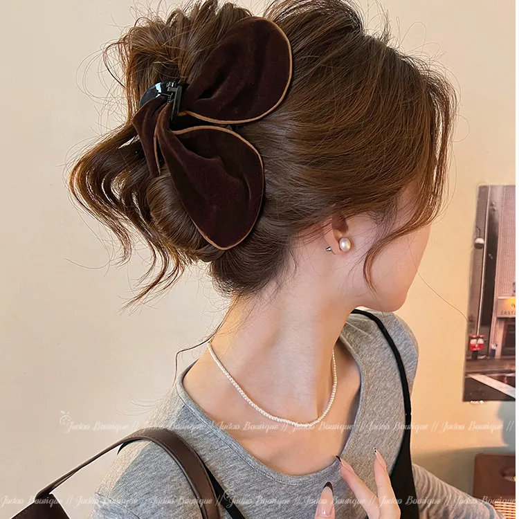 撞色丝绒三角头发抓夹女2025新款高级感鲨鱼夹秋日发夹后脑勺发饰