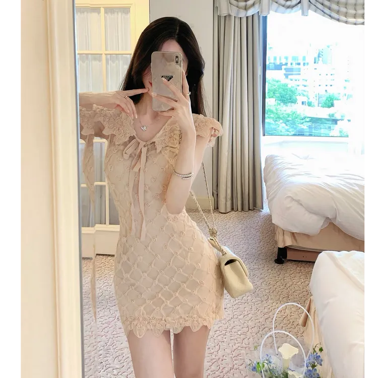2025新款夏季新款高级感蕾丝拼接修身连衣裙显瘦收腰气质短裙女