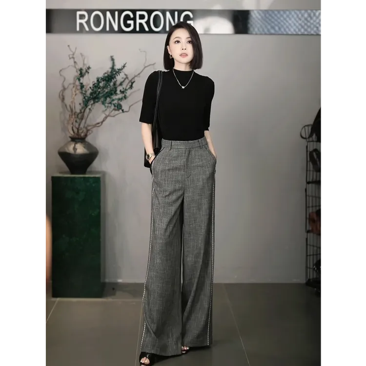 溶溶【温柔系】RONGRONG 莱赛尔桑蚕丝混纺亲肤显瘦针织T恤T-B0113