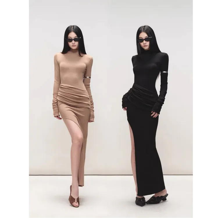 【一青专属】亲肤柔软长袖高领修身针织连衣裙女不规则弹力褶皱包臀长裙