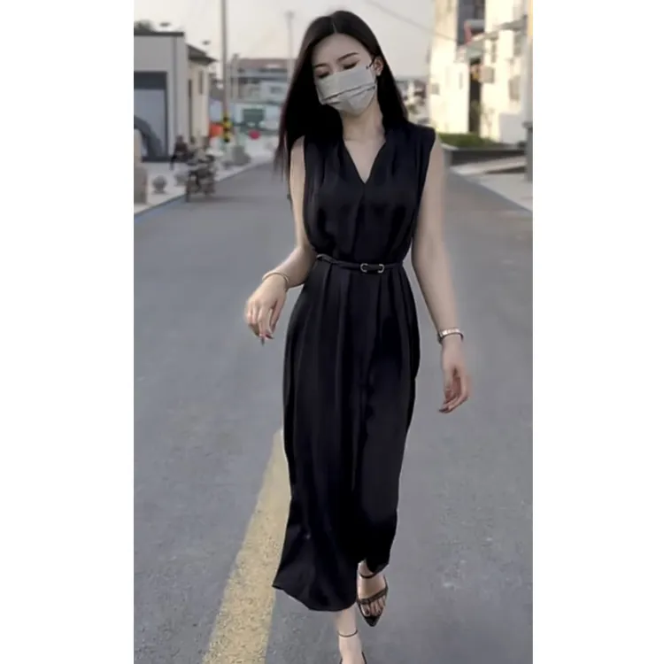 夏季网红爆款时尚显气质瘦高级感洋气法式时髦炸街无袖女士连衣裙