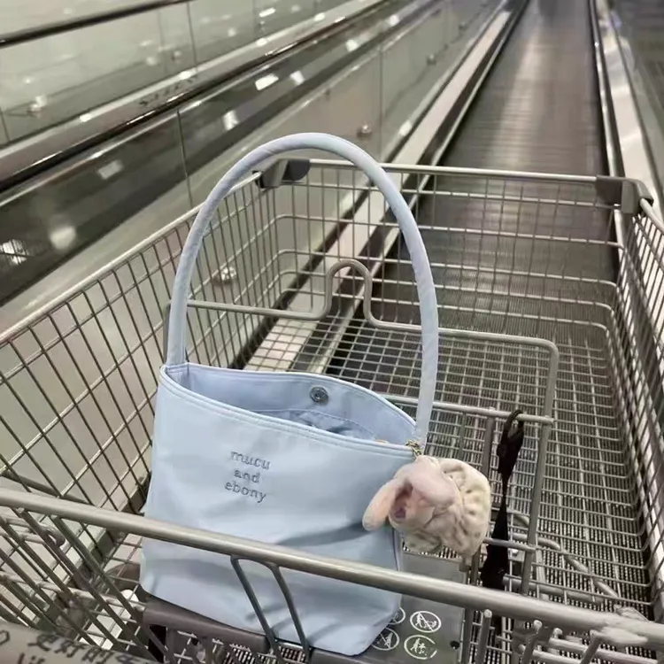 潮流ins水桶包清新甜美腋下包夏季百搭手提包时尚尼龙刺绣托特包