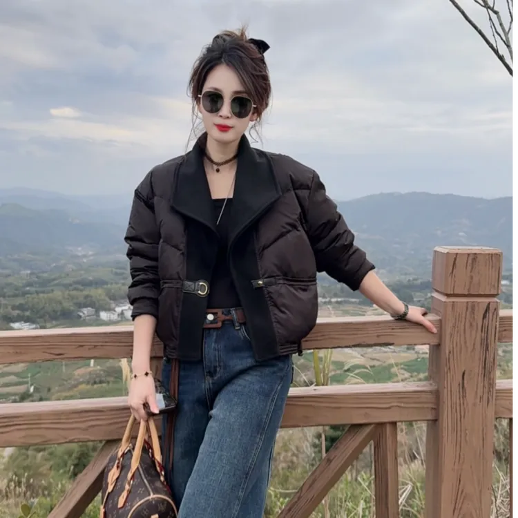 《陈小红》大翻领拼接羽绒服女装休闲时尚黑色外套