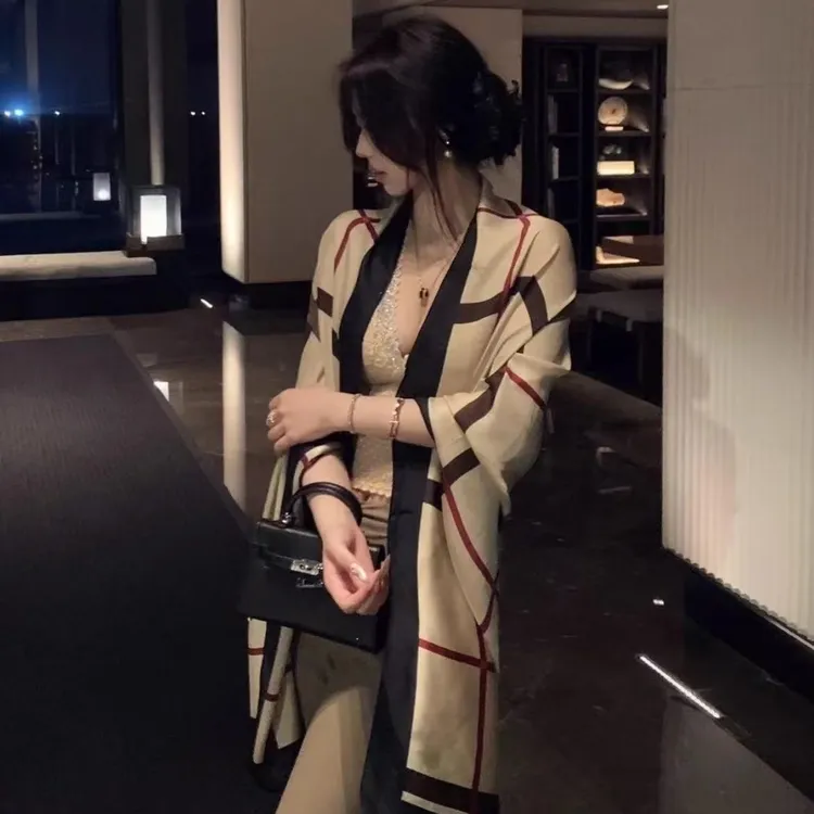 【法式小香风披肩】格子外搭小披肩女高级感洋气夏季薄款丝巾Y26