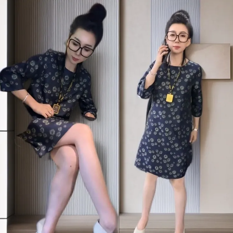 2025秋季妈妈装法式碎花连衣裙女收腰显瘦遮肉气质减龄中长款裙女