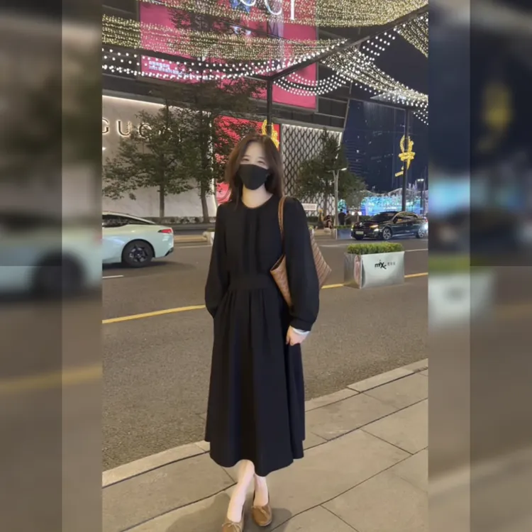 小个子镶花边连衣裙黑色收腰显瘦气质长袖时尚小黑裙0101