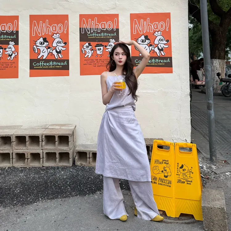 韩版慵懒风高级感气质无袖吊带小衫女2025夏季新款屁帘休闲裤套装