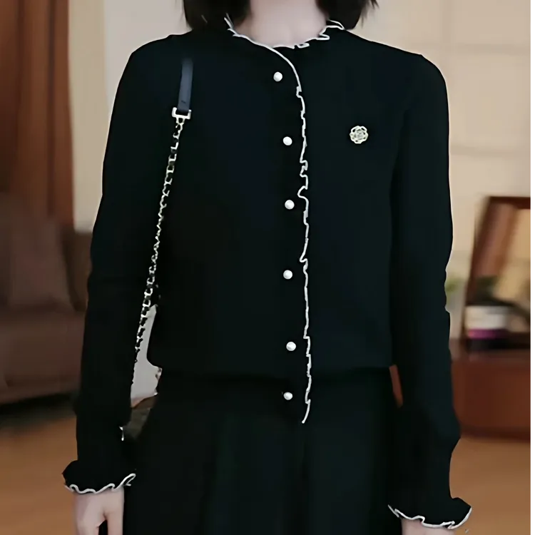 秋冬新款针织毛衣女木耳边花边半高领拼色短款灯笼袖针织打底品质