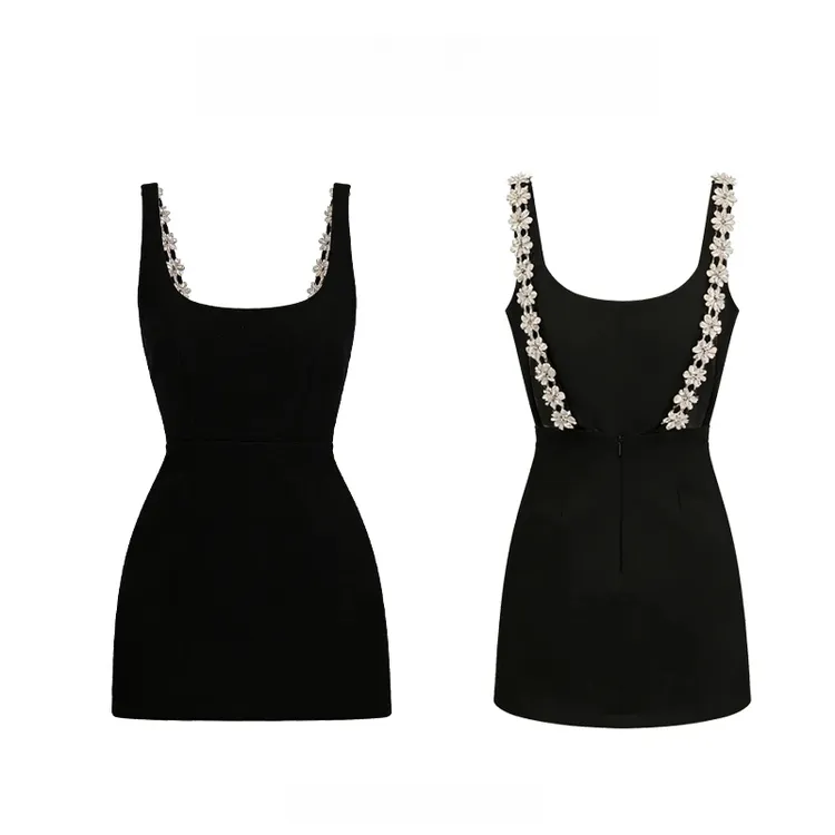 【封神小黑裙！】高级感重工钉钻露背吊带裙2026春季新款显瘦连衣裙