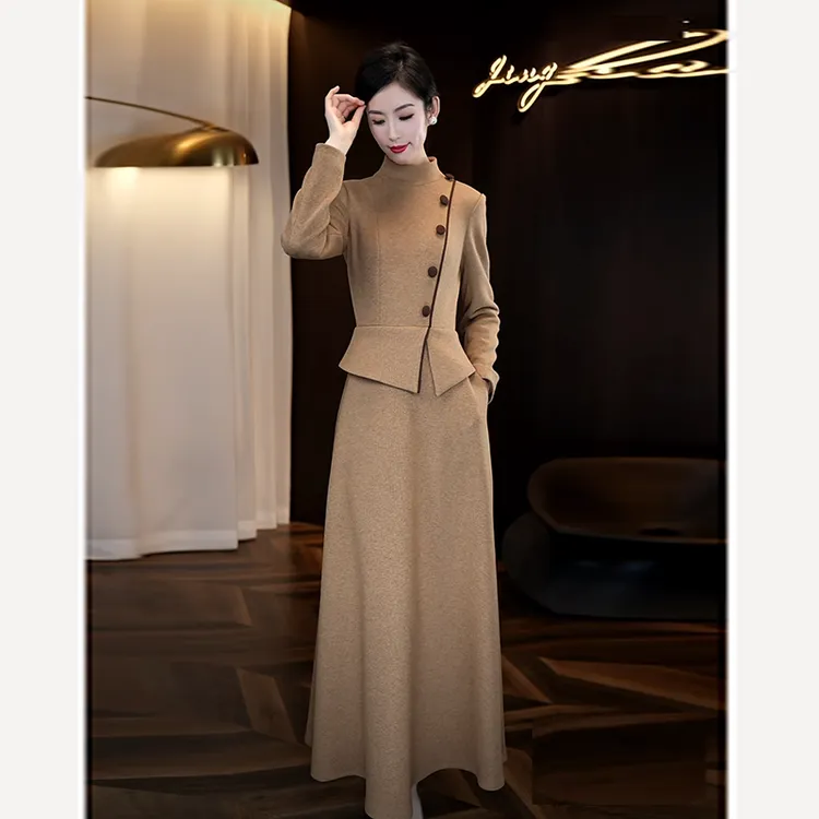 毛呢加厚连衣裙女2025春季新款修身显瘦假两件裙子高级感穿搭长裙